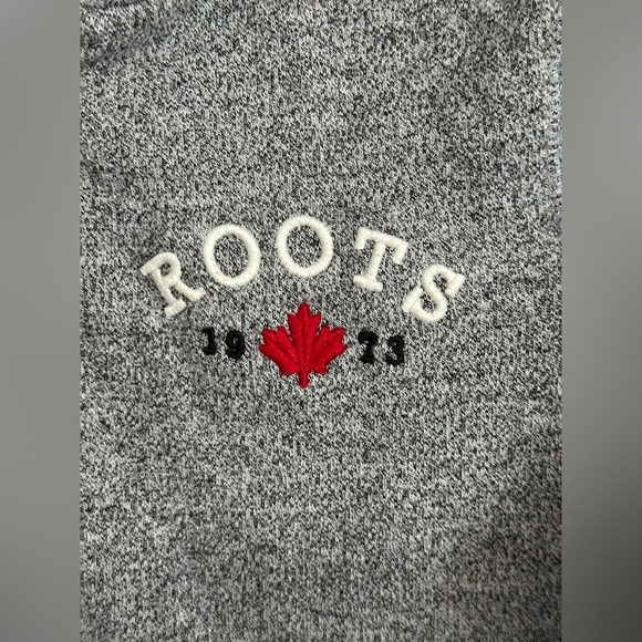 💛Like New💛 Roots: Kids Full Zip-Up Hoodie- Size XL - Picture 8 of 9